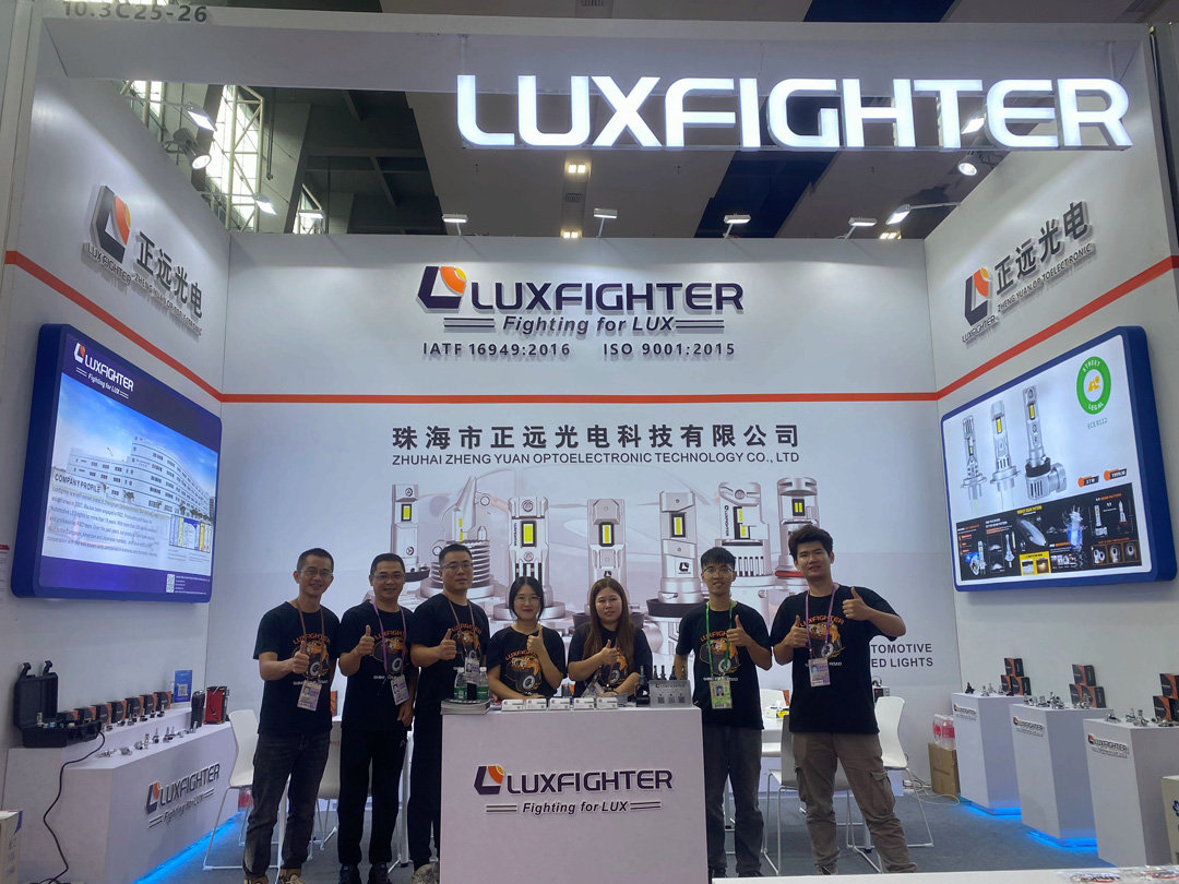 Faros delanteros LED LUXFIGHTER La 134ª Feria de Cantón