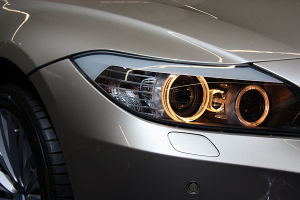 Análisis de la disipación de calor de los faros del automóvil LED